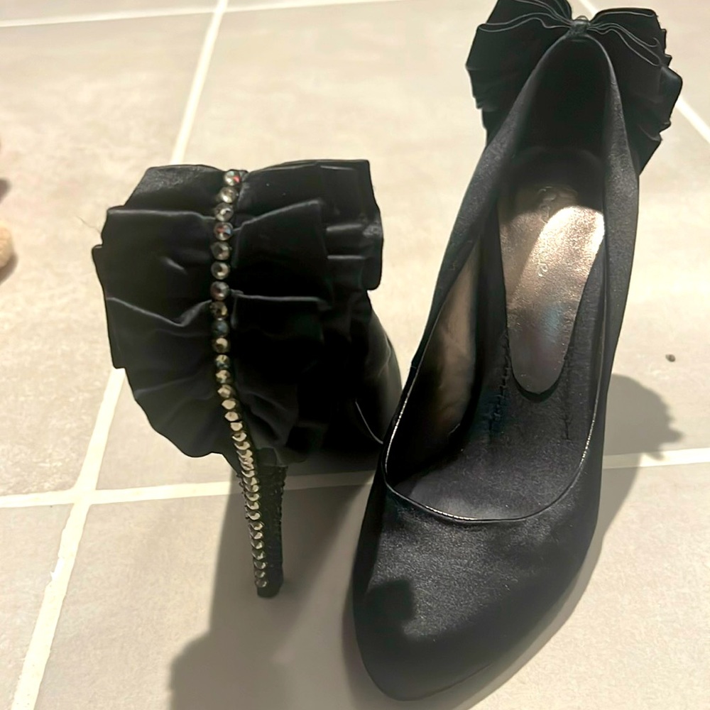 Bourne 37 heel